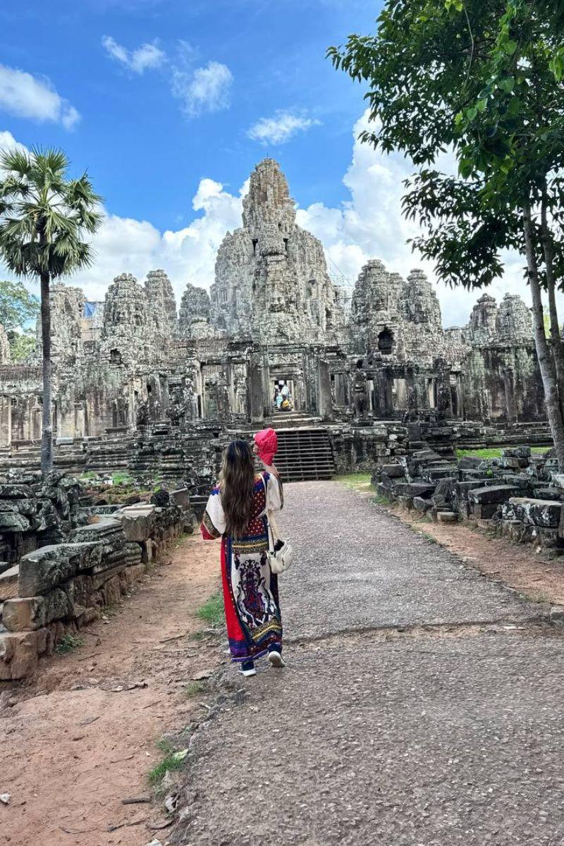 Explore Angkor Small Group Tour in Siem Reap with Elegant Comfort