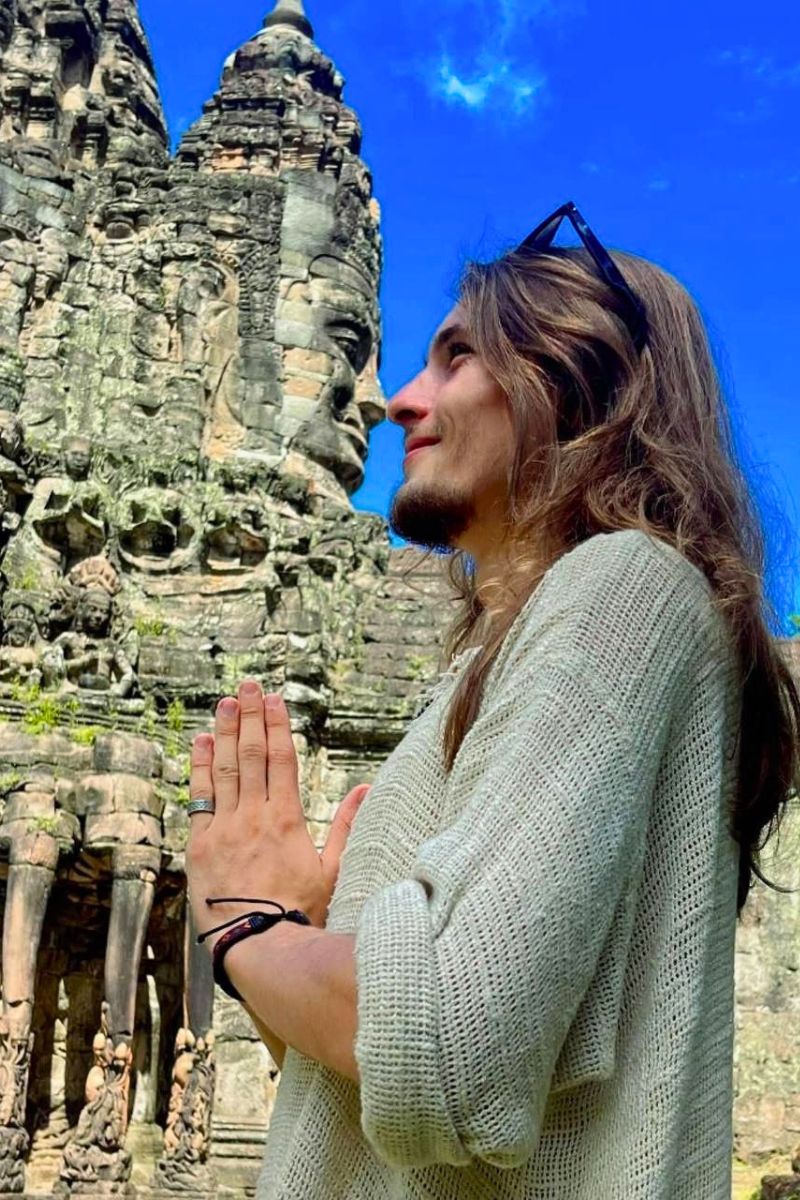 Explore Angkor Small Group Tour to Angkor Thom Bayon and Ta Prohm