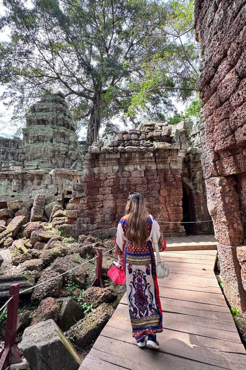 Explore Angkor Small Group Tour to Angkor Wat Bayon and Ta Prohm in Style