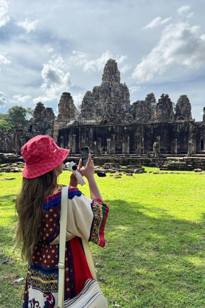 Explore Angkor Small Group Tour with Exclusive Sunset at Phnom Bakheng