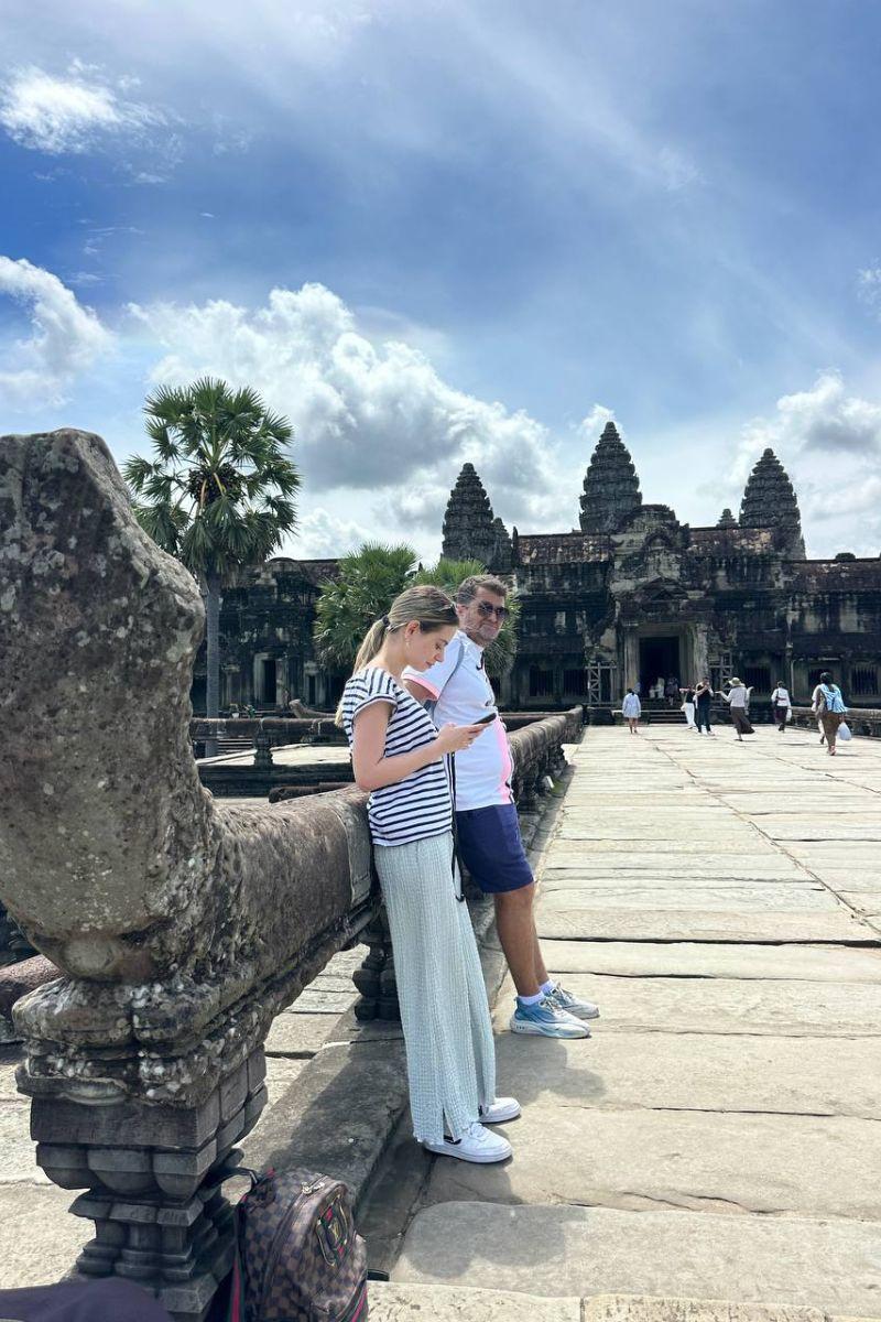 Explore Angkor Small Group Tour with Expert Guide and Easy Travel