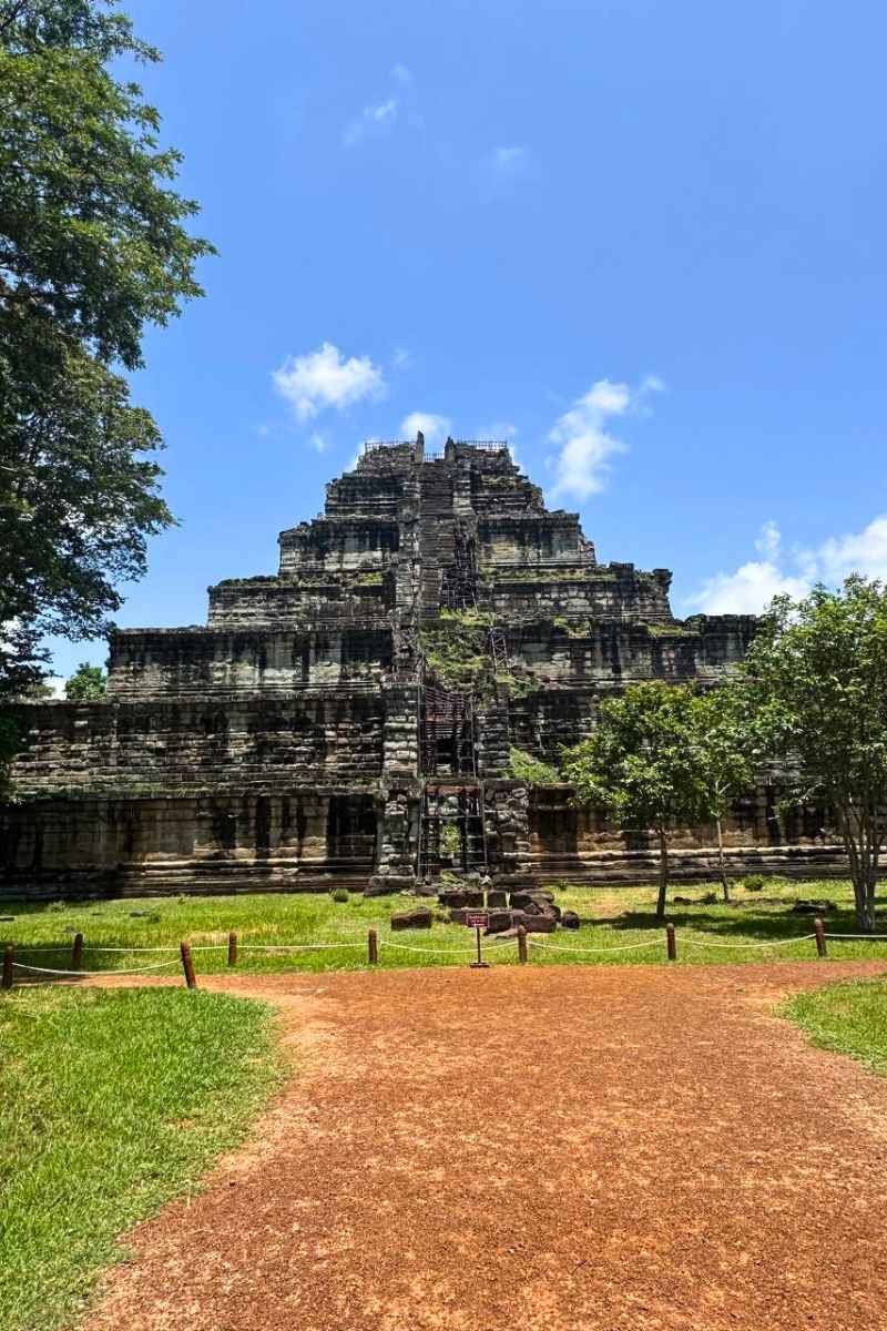 Koh Ker and Beng Mealea Tour Full Day Trip with Lunch and Hotel Pickup