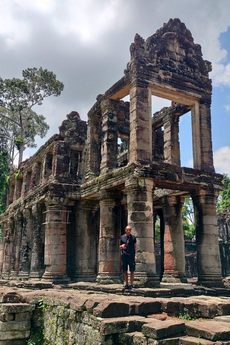 Banteay Srei Backcountry Tour from Siem Reap with Five Temple Highlights