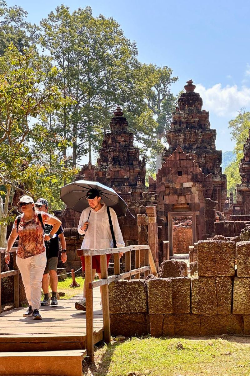 Banteay Srei Backcountry Tour with Small Shared Transfer and Temple Stops