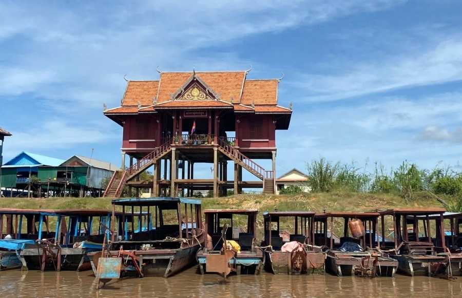 Discover-Siem-Reap-Floating-Villages