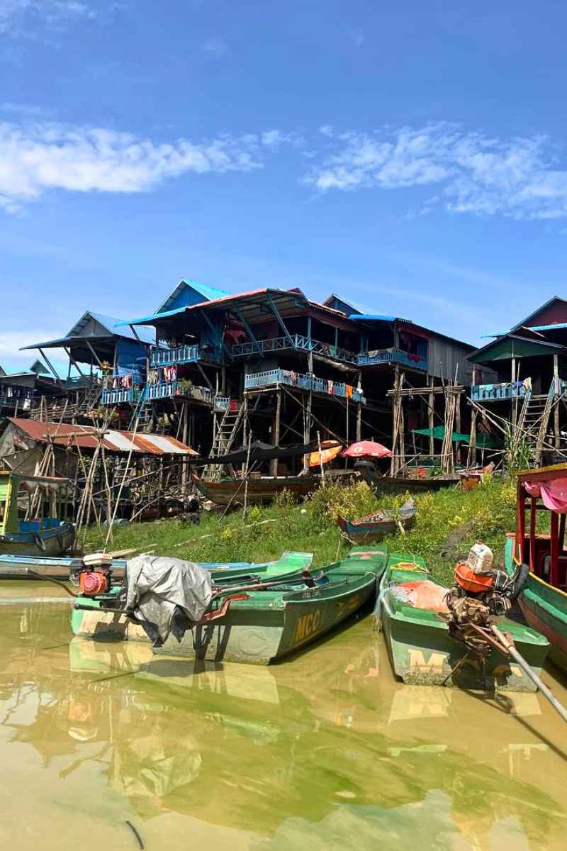 Kompong Phluk Floating Villages Tour with Hotel Pickup and Guide