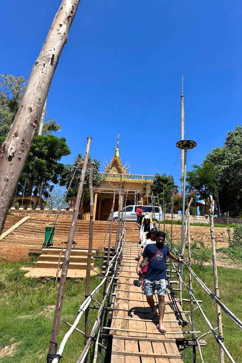Kompong Phluk Floating Villages Tour with Tonle Sap Boat Ride