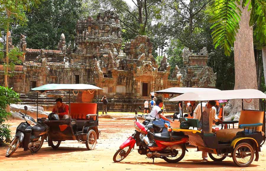 Ride-in-a-Tuk-Tuk-in-Siem-Reap-