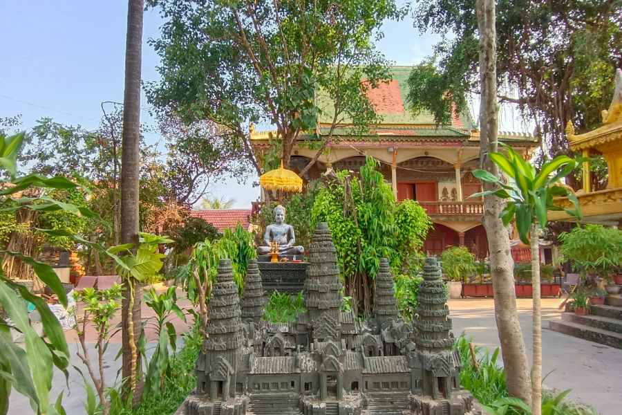 Dress Code and Appropriate Attire at Siem Reap Temples