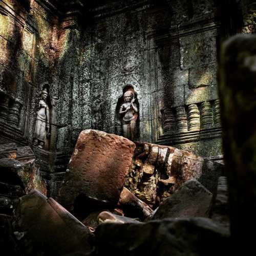 Step into a world of ancient wonders and breathtaking beauty with our Private Angkor Temple Tour