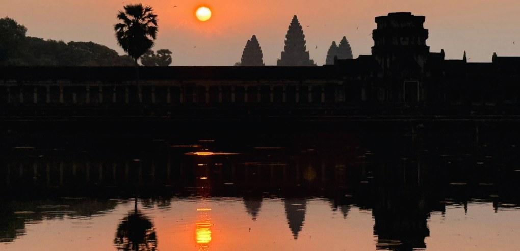 Find Highly-Rated Small Group Tours for Angkor Wat Sunrise - What you get from a small group morning