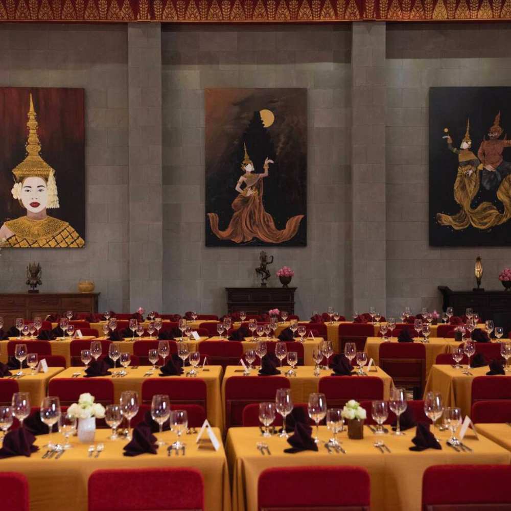 Robam Theatre Dinner Show Siem Reap with Grand Buffet and Apsara Dance