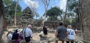What Are the Advantages of a Small Group Tour for Angkor Wat Sunrise