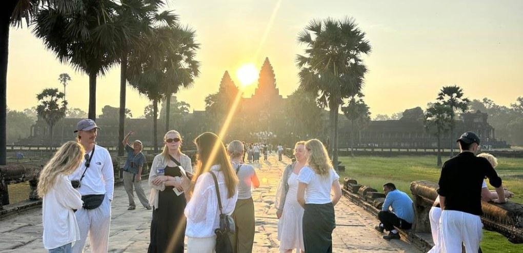 What Exactly Makes Small Groups Better for Angkor Wat Sunrise