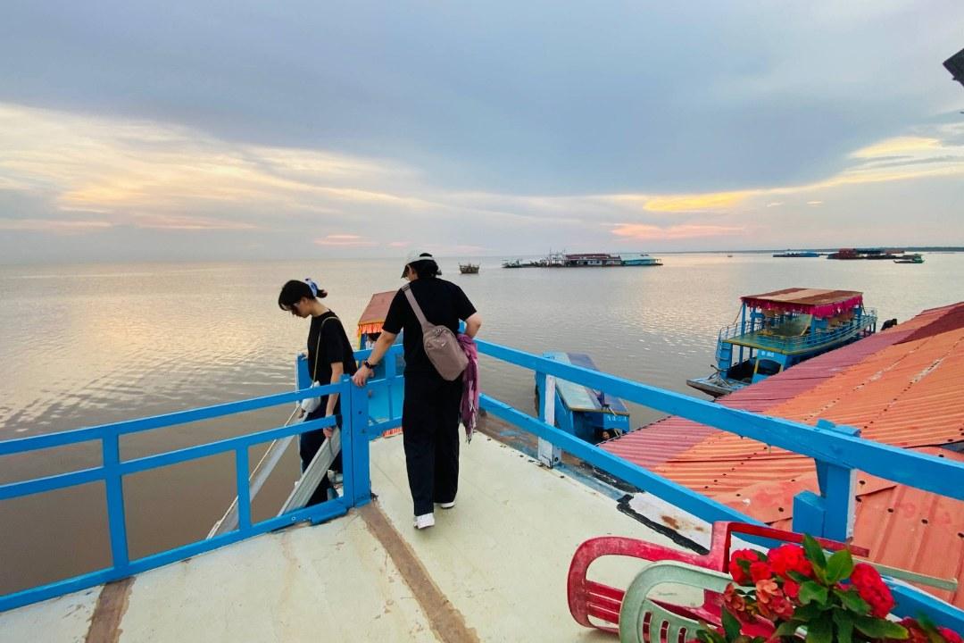 Kompong Phluk floating village trip