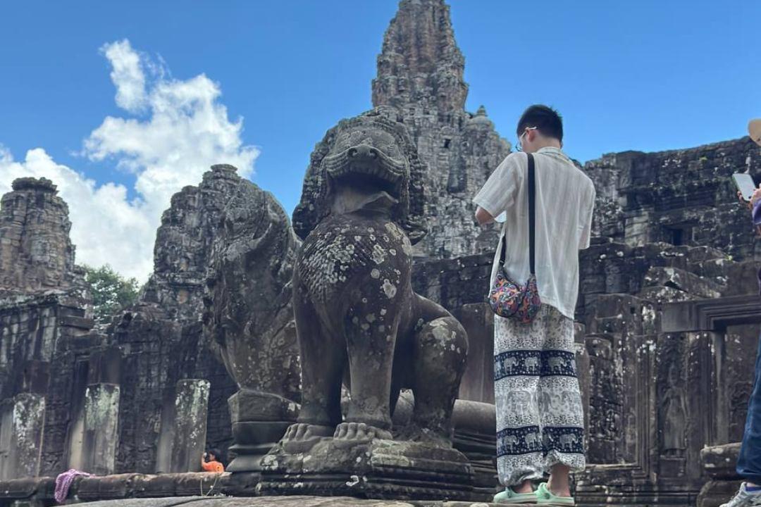 Get a full 5-day Siem Reap itinerary that gives you sunrise at Angkor Wat, far quieter temples, real village scenes, and a trip that feels full without feeling punishing