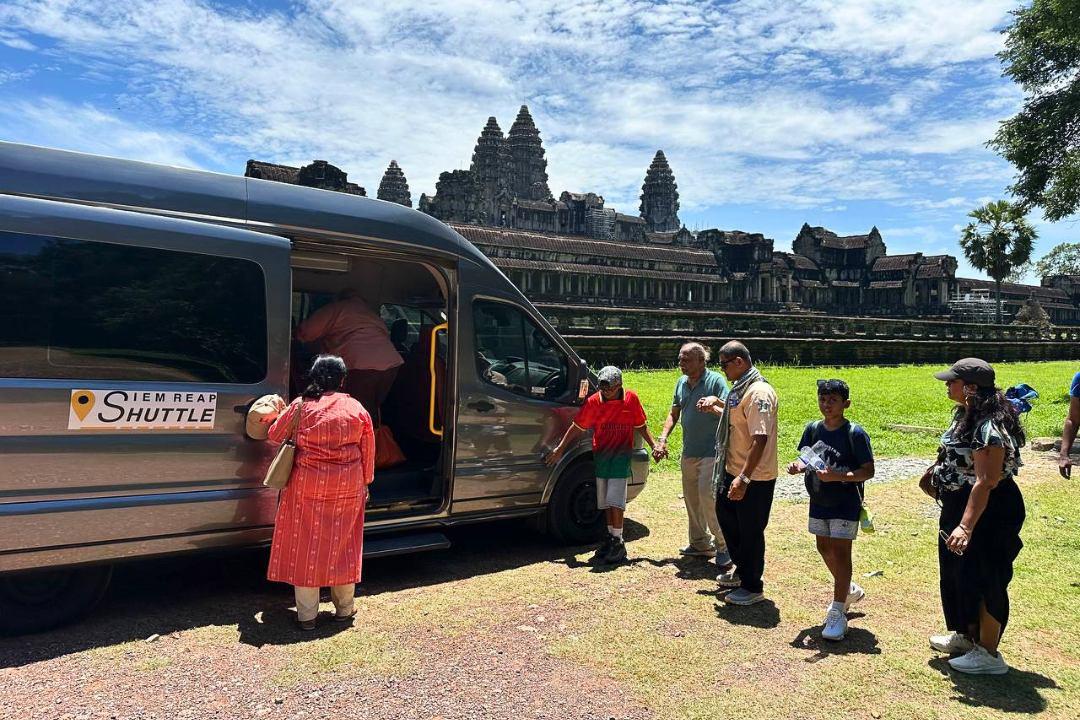 SUV vs Van for Angkor Tours - which one fits your trip best