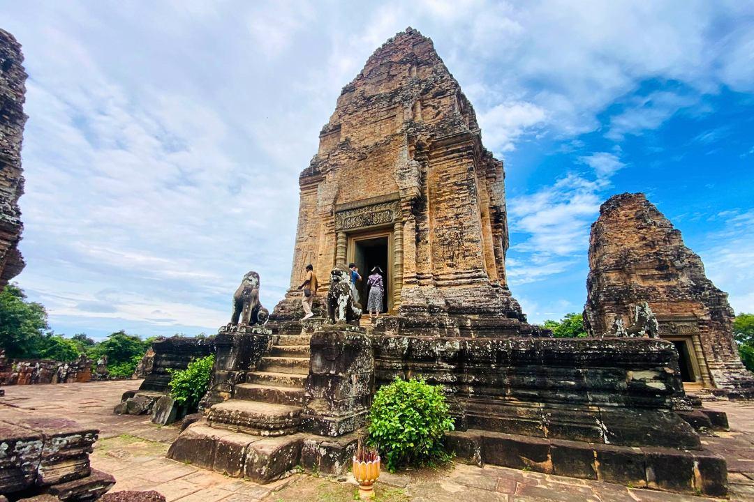 How can I fit quiet temples into a real tour