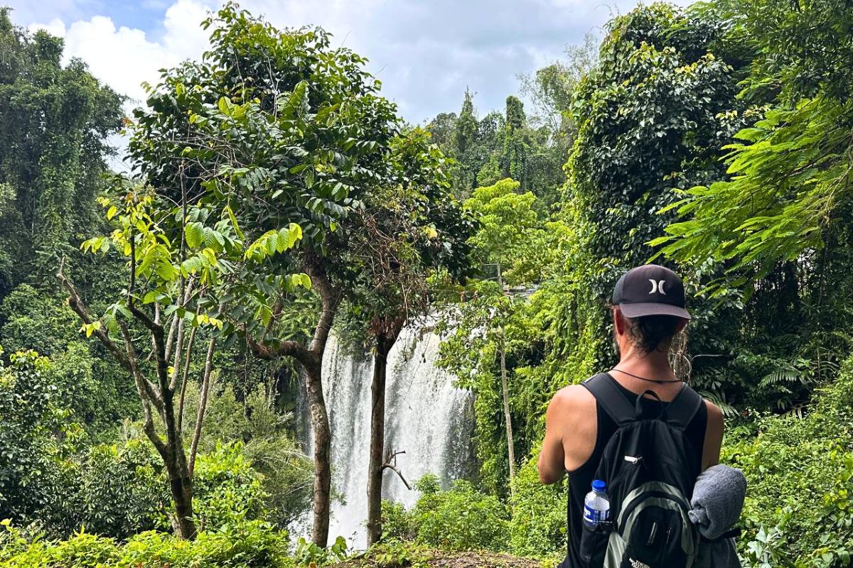 Kulen Mountain Waterfalls and Banteaysrei Temple Tour