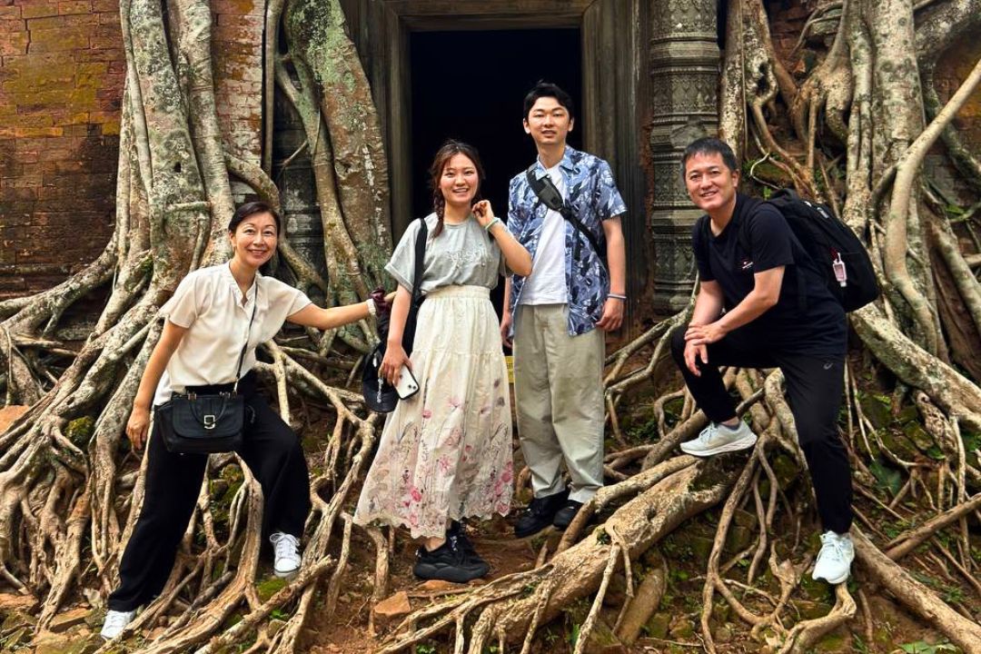 What makes Koh Ker different from many other temple sites