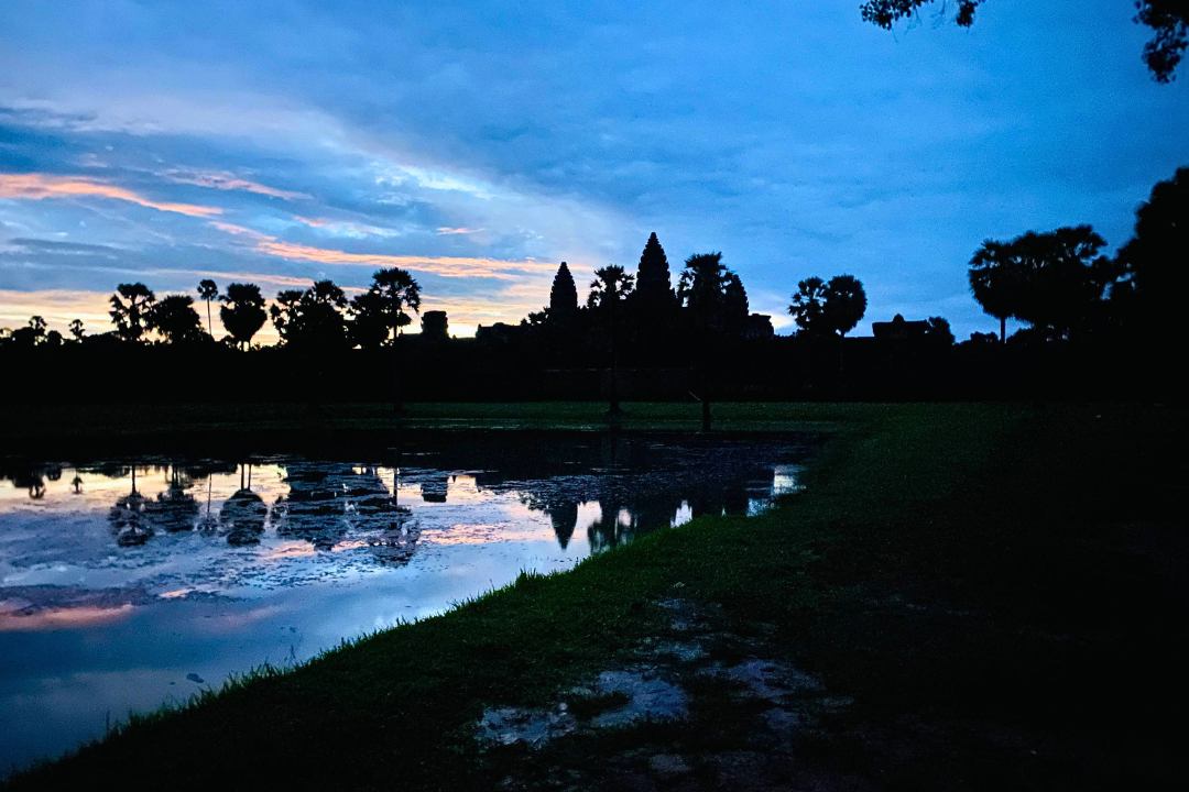2 Day Siem Reap Tour with Angkor Sunrise and Phnom Kulen Waterfalls