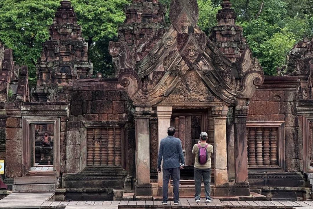 Can I Visit Phnom Kulen and Banteay Srei on the Same Day