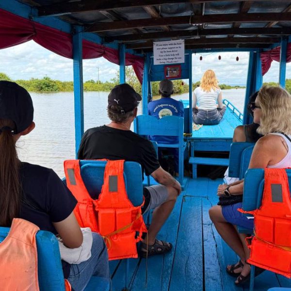 Private Driver Service to Bakong and Rolous Temples with Kampong Phluk Floating Villages