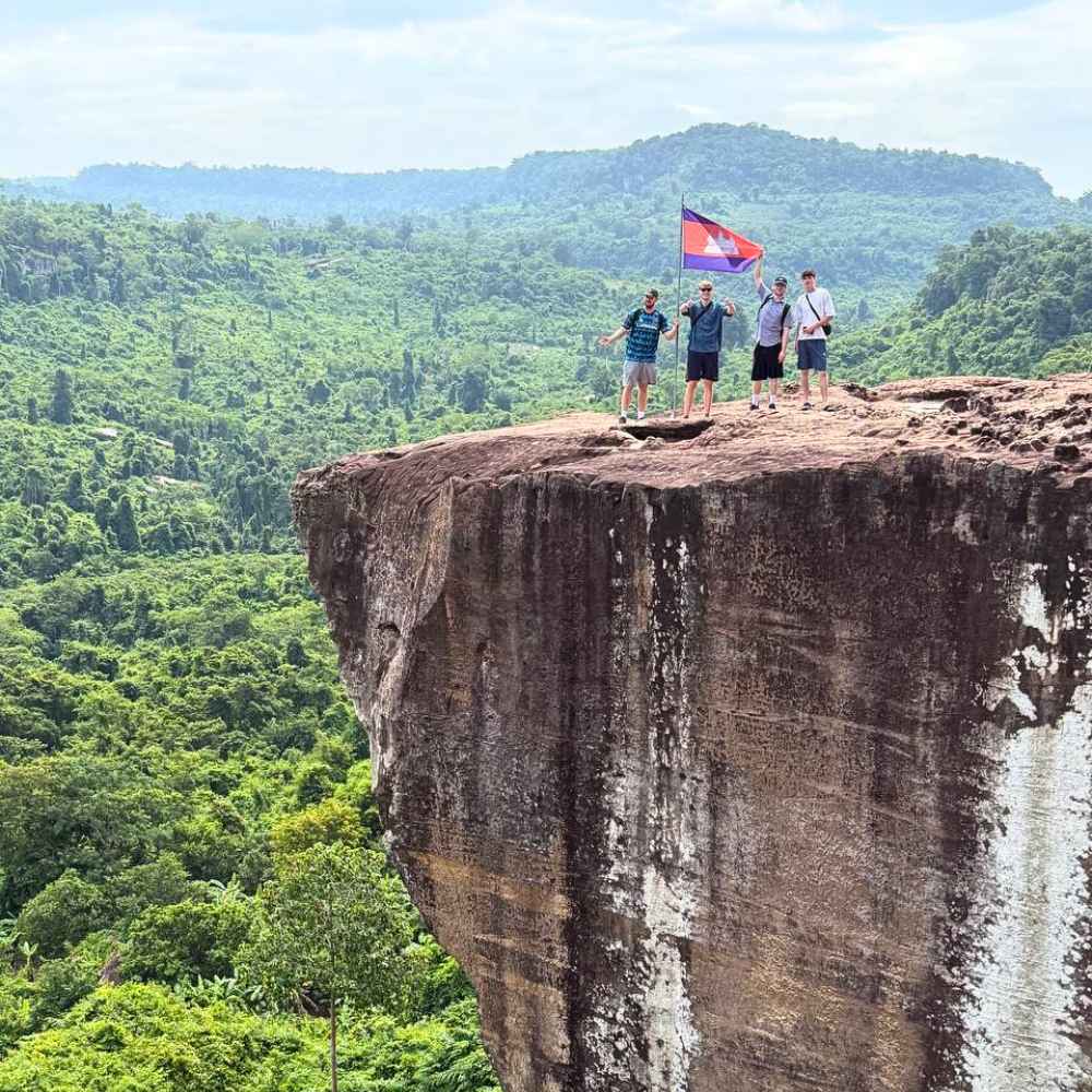 Private Driver Service to Banteay Srei Temple and Kulen Mountain Comfortable Sienna Minivan for Small Groups