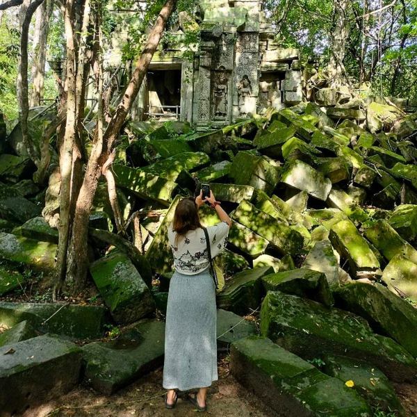Private Driver Service to Beng Mealea and Siem Reap Floating Village Morning Light on the Fallen Galleries