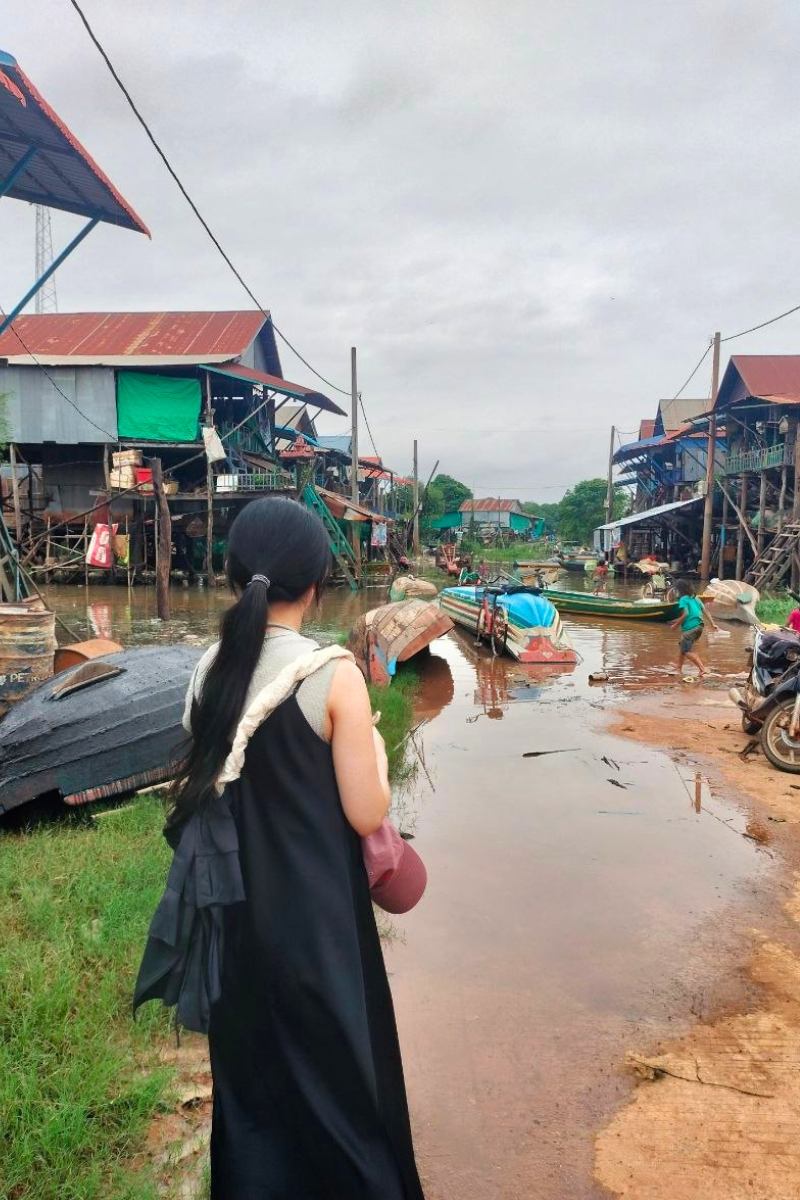 Sunset over Tonle Sap that ends the Private Driver Service to Bakong and Rolous Temples with Kampong Phluk Floating Village day
