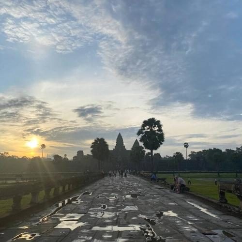 Angkor Sunrise Tour gallery pictures and sunset view
