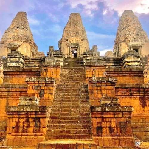 Banteay Srei Backcountry Tour with Siem Reap Shuttle at most famous tamples 4