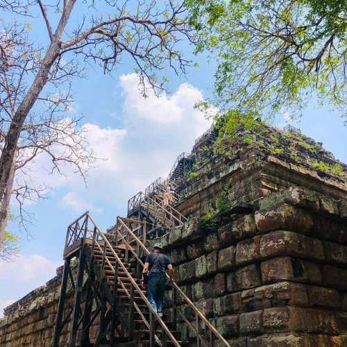 Koh Ker & Beng Mealea with small group shared tour by siemreapshuttle.com