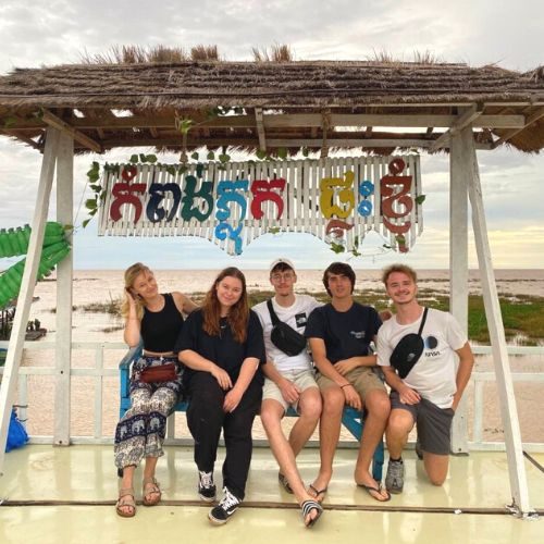 Kompong Phluk Floating Villages tour - travellers at sunset