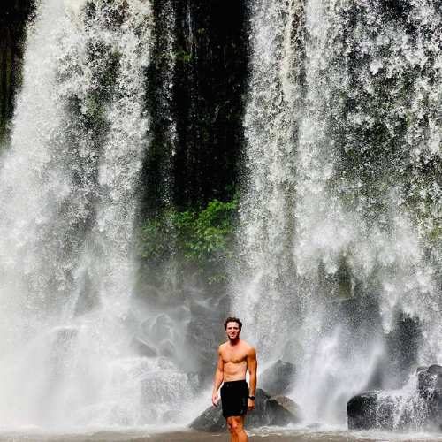Kulen Waterfall & 1000 Lingas tour with small shared group tour by siemreapshuttle.com
