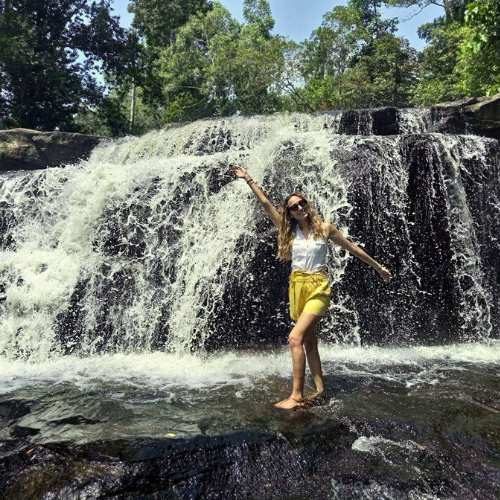 Kulen Waterfall & 1000 Lingas tour with small shared group tour by siemreapshuttle.com